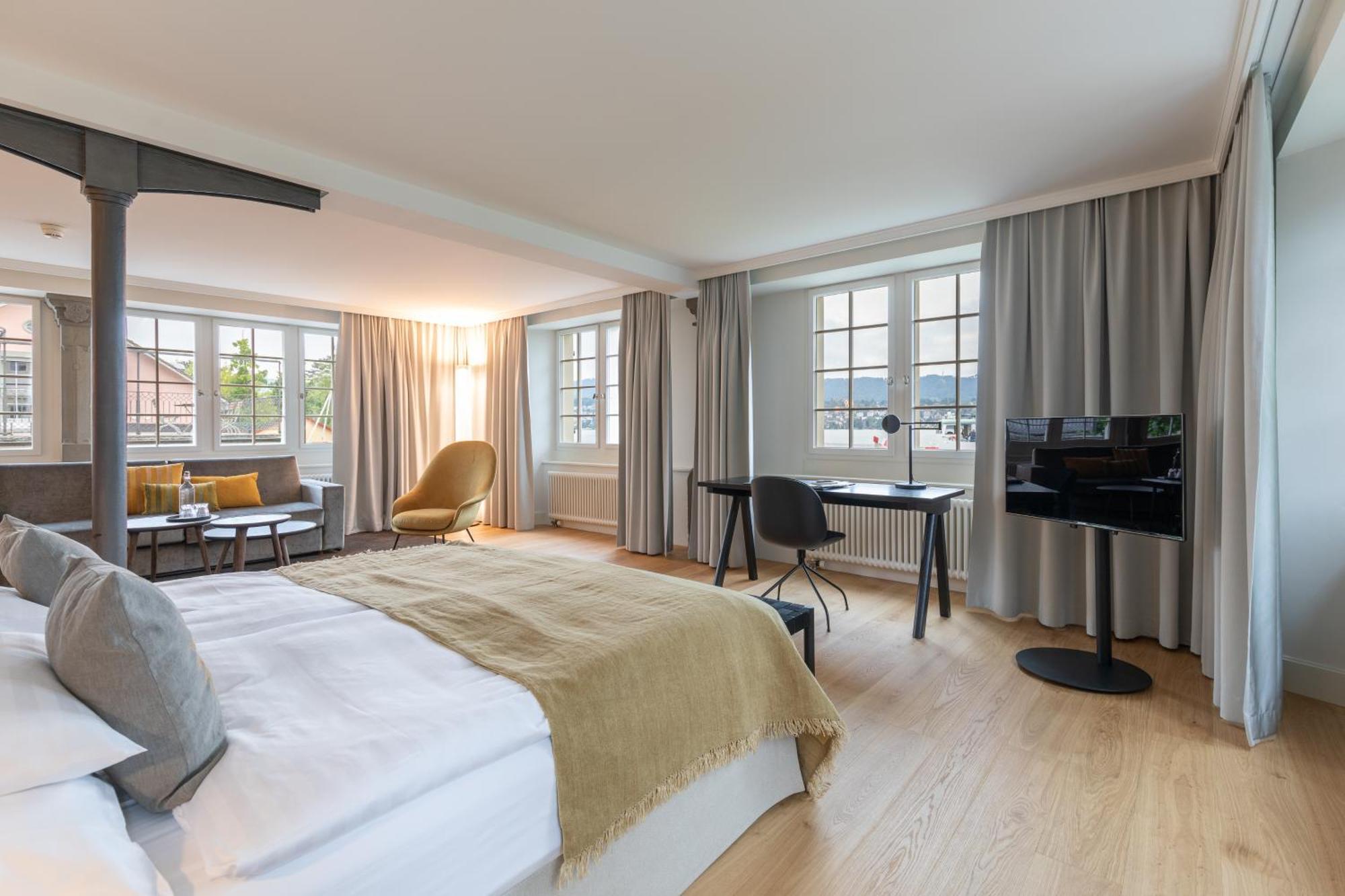 Junior Suite Lake
